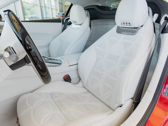 2025 Mercedes-Benz Maybach SL, красный - вид 18