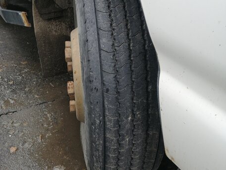 2007 Isuzu Forward (F-Series), белый, 1800000 рублей, вид 2