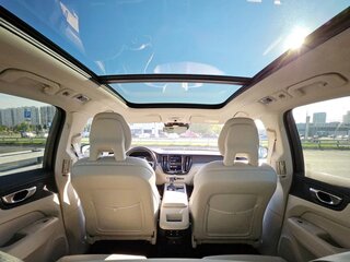 2017 Volvo XC60 II, серый, 4500000 рублей, вид 4