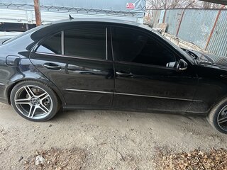 2008 Mercedes-Benz E-Класс 200 III (W211, S211) Рестайлинг, чёрный, 1500000 рублей, вид 3