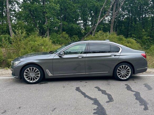 2017 BMW 7 серии 730d xDrive VI (G11/G12), серый, 3295000 рублей - вид 3