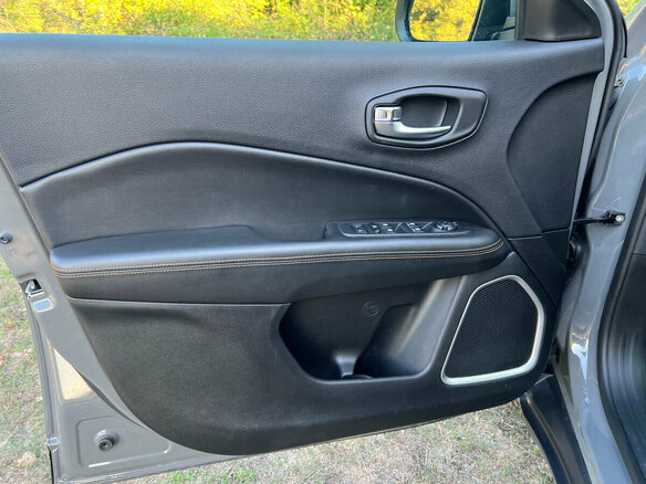 2020 Jeep Compass II, серый, 1900000 рублей - вид 21