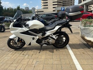 2016 Honda VFR 800, белый, 1000000 рублей, вид 2