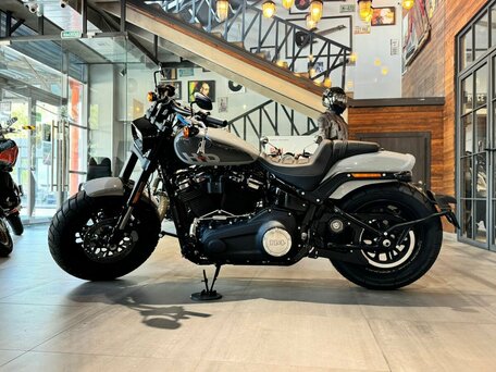2024 Harley-Davidson Fat Bob, серый, 3250000 рублей, вид 3