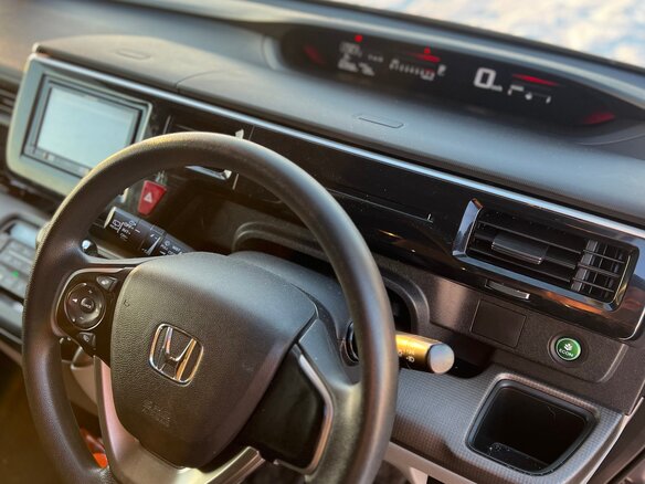 2018 Honda Stepwgn V Рестайлинг, серый, 2249000 рублей - вид 8