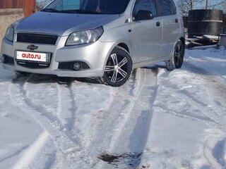 2011 Chevrolet Aveo I Рестайлинг, серебристый, 625000 рублей, вид 1