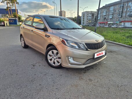 2013 Kia Rio 5-speed III, бежевый, 699000 рублей, вид 1
