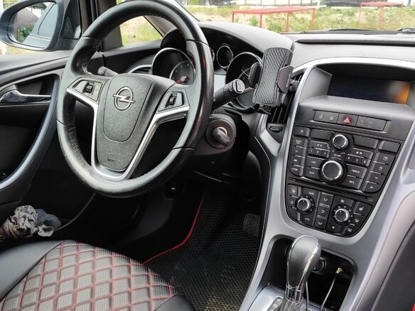 2012 Opel Astra J Рестайлинг, чёрный, 750000 рублей - вид 6