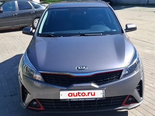 2021 Kia Rio IV Рестайлинг, серый, 1690000 рублей, вид 1