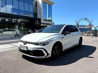 2023 Volkswagen Golf VIII, белый, 1560000 рублей, вид 3