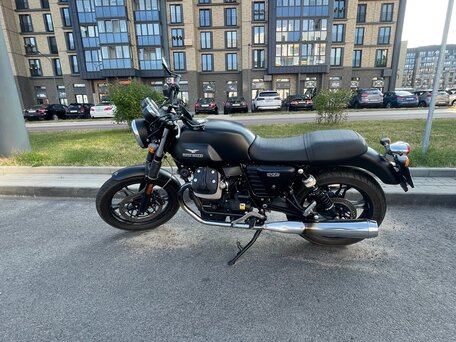 2015 Moto Guzzi V 7, чёрный, 700000 рублей, вид 2