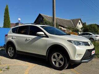 2013 Toyota RAV4 IV (XA40), белый, 2000000 рублей, вид 3