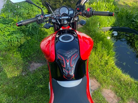 2010 Suzuki SFV 400 Gladius, красный, 480000 рублей, вид 1