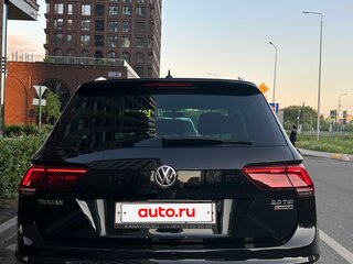 2017 Volkswagen Tiguan II, чёрный, 2200000 рублей, вид 4