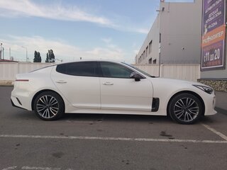 2019 Kia Stinger I, белый, 2680000 рублей, вид 3