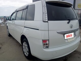2011 Toyota ISis I Рестайлинг, белый, 1150000 рублей, вид 3