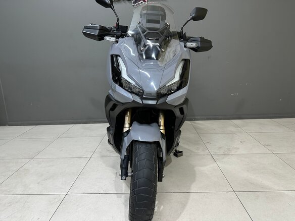2023 Honda ADV350, серый, 700000 рублей - вид 2