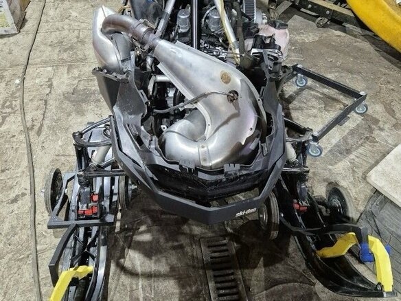 2017 BRP Ski-Doo Summit 850, жёлтый, 1000000 рублей - вид 9