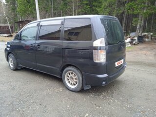 2001 Toyota Voxy I (R60), чёрный, 820000 рублей, вид 4
