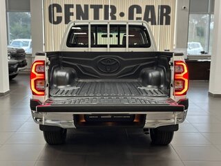 2025 Toyota Hilux VIII Рестайлинг 2, белый, 5490000 рублей, вид 3