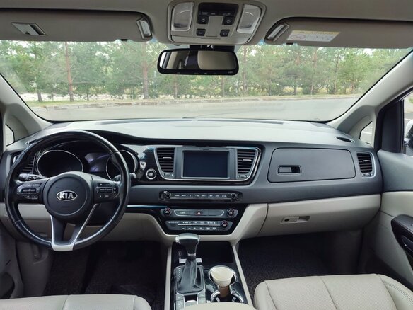 2020 Kia Carnival III, белый, 3700000 рублей - вид 13
