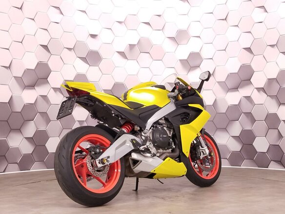 2021 Aprilia RS 660, жёлтый, 969000 рублей - вид 6