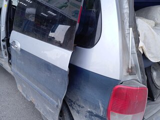 2002 Kia Carnival I Рестайлинг, серебристый, 500000 рублей, вид 2