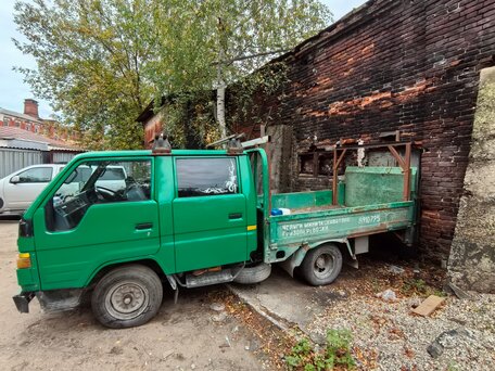 1992 Toyota Dyna, зелёный, 620000 рублей, вид 3