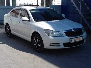 2013 Skoda Octavia II (A5) Рестайлинг, белый, 750000 рублей, вид 1