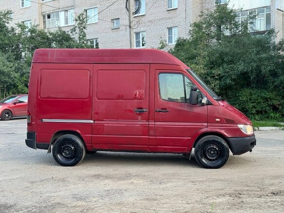 2005 Mercedes-Benz Sprinter, красный, 525000 рублей - вид 1