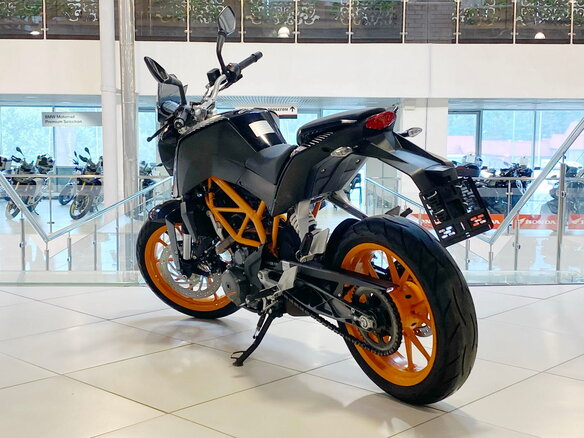 2014 KTM 390 Duke, чёрный - вид 2
