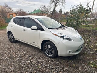 2015 Nissan Leaf 30kWh I (ZE0/AZE0), белый, 1800000 рублей, вид 1