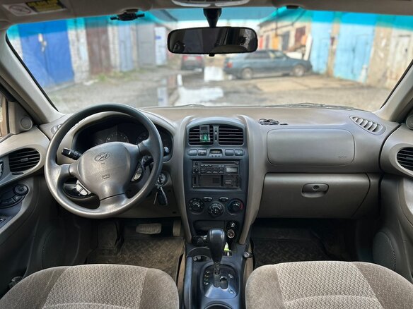2003 Hyundai Santa Fe I, золотистый, 600000 рублей - вид 10