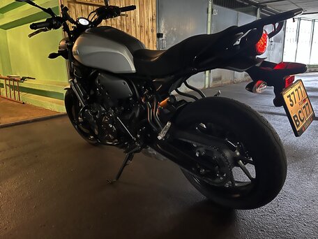 2020 Yamaha XSR700, серебристый, 700000 рублей, вид 2