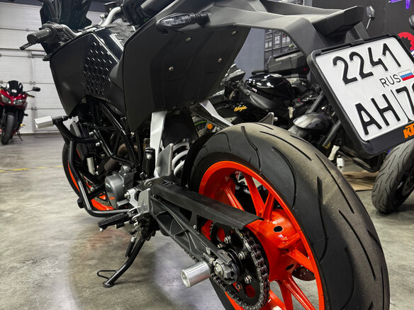 2021 KTM 200 Duke, чёрный, 350000 рублей - вид 4