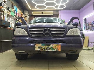 1998 Mercedes-Benz M-Класс 320 I (W163), синий, 750000 рублей, вид 1