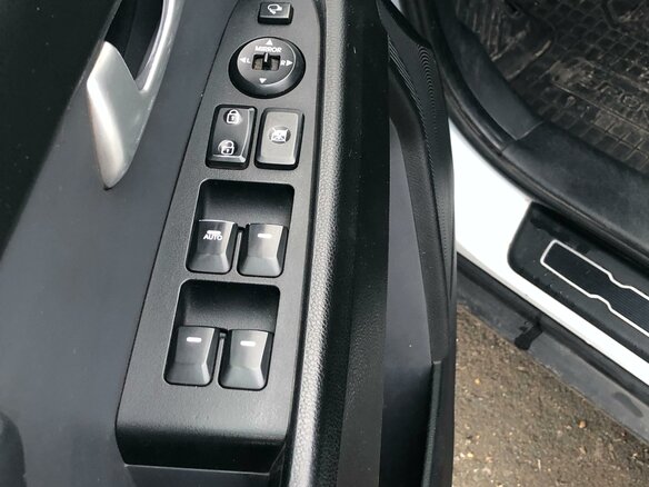 2013 Kia Sportage III, белый, 1350000 рублей - вид 9
