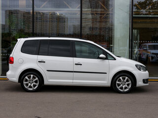 2012 Volkswagen Touran I Рестайлинг 2, белый, 949000 рублей, вид 4