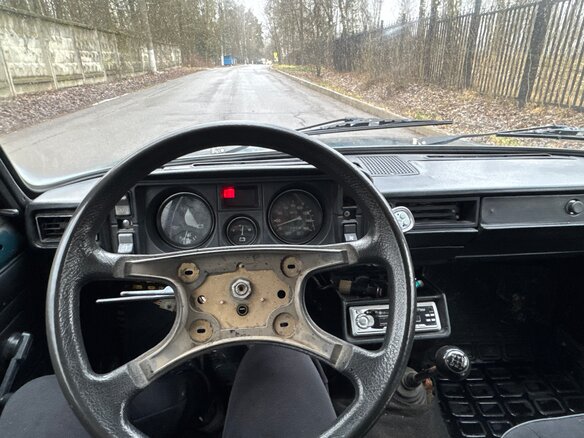 1996 Lada (ВАЗ) 2105, зелёный, 100000 рублей - вид 8