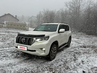 2018 Toyota Land Cruiser Prado 150 Series Рестайлинг 2, белый, 4550000 рублей, вид 4