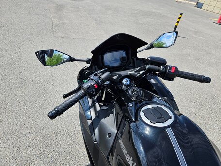 2021 Kawasaki Ninja 650, чёрный, 850000 рублей, вид 3