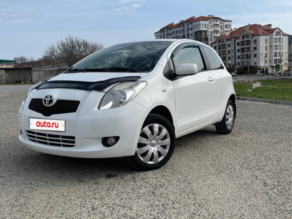 2008 Toyota Yaris Multimode II, белый, 500000 рублей