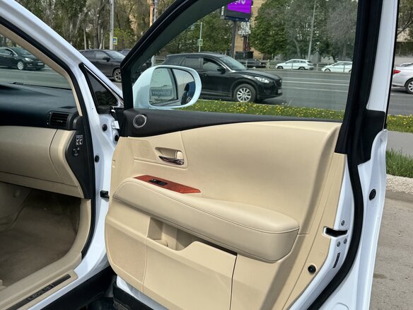2010 Lexus RX 450h III, белый, 2050000 рублей - вид 7