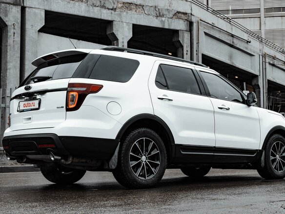 2014 Ford Explorer Sport V, белый, 2500000 рублей - вид 15
