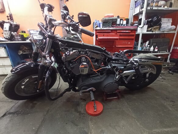 2010 Harley-Davidson Fat Bob, чёрный, 800000 рублей - вид 16