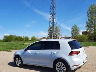 2018 Volkswagen Golf VII Рестайлинг, белый, 2000000 рублей, вид 2