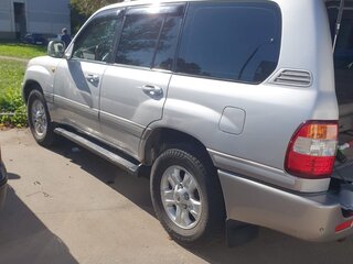 2007 Toyota Land Cruiser 100 Series Рестайлинг 2, серебристый, 2100000 рублей, вид 2