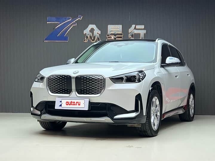 Открыть фотографии: BMW iX1
