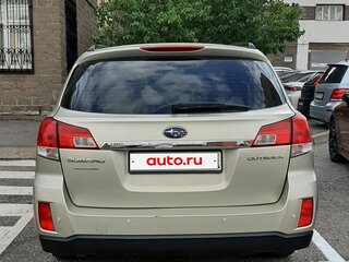 2010 Subaru Outback IV, золотистый, 1349000 рублей, вид 5