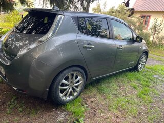 2016 Nissan Leaf 30kWh I (ZE0/AZE0), серый, 945000 рублей, вид 4